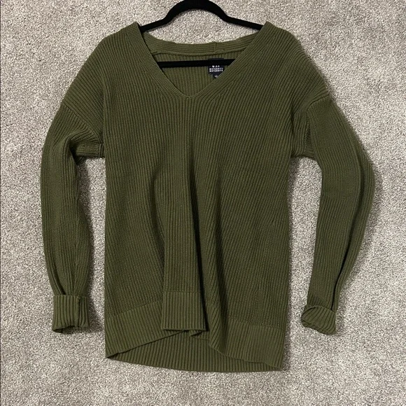 GAP Maternity V-Neck Rib Sweater - Picture 2 of 5